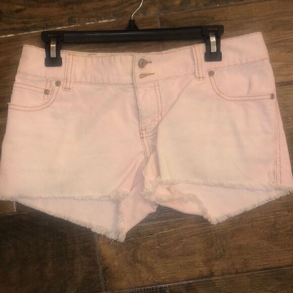 COPY - Abercrombie and Fitch pink shorts - Picture 1 of 1